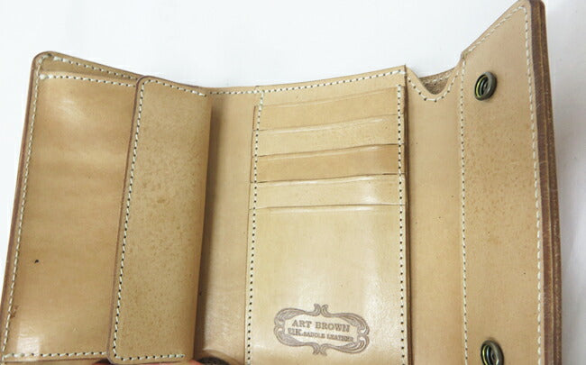 อาร์ตบราวน์ ART BROWN กระเป๋าสตางค์พับสามทบ หนังแท้ หนังสัด U.K. Saddle Leather EAW00056AB