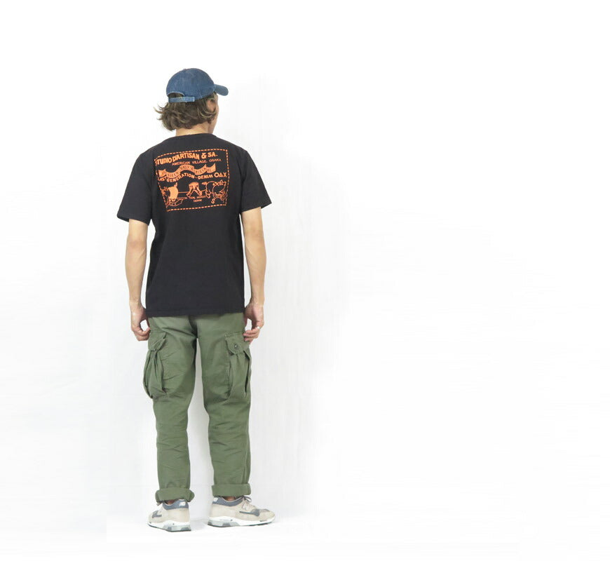 ダルチザン ステュディオ・ダ・ルチザン STUDIO D'ARTISAN เสื้อยืดแขนสั้นผ้าถักแบบแขวน พิมพ์ลายหลัง "TWO PIG MARK" 8153