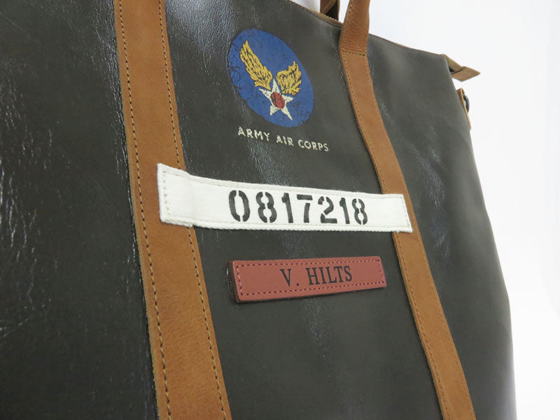 トイズマッコイ TOYS McCOY กระเป๋าหมวกกันน็อคหนังม้าฮอร์สไฮด์ "V.HILTS" หนังม้า TMA2521
