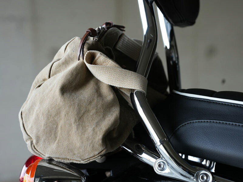 ทอยส์แมคคอย TOYS McCOY กระเป๋าสะพายผ้าฝ้ายแคนวาส HANDLE BAR BAG "BECK NORTHEASTER" TMA2530